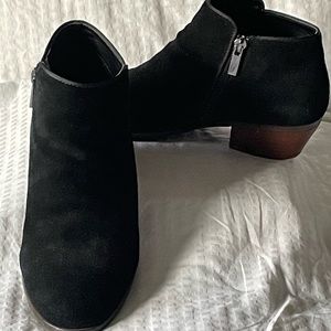 Crown Vintage 7.5 Suede Bootie